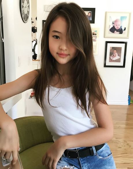 年仅9岁德韩混血的小美女ella 为各大名牌当童模 进军韩国娱乐圈